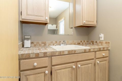 Tiny photo for 1308 Oaktree Court, Oregon, OH 43616 (MLS # 10003883)