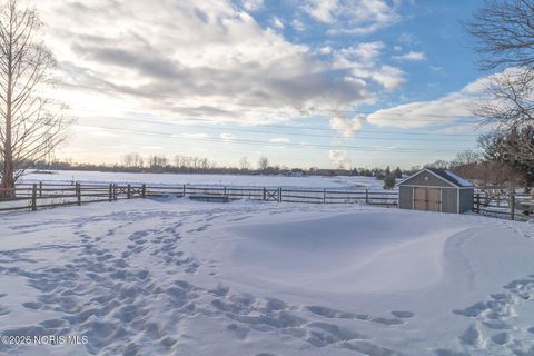 Tiny photo for 1308 Oaktree Court, Oregon, OH 43616 (MLS # 10003883)