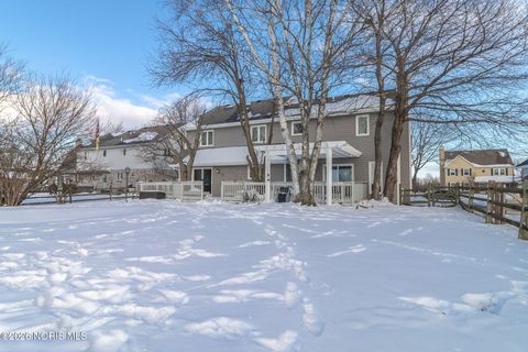 Tiny photo for 1308 Oaktree Court, Oregon, OH 43616 (MLS # 10003883)
