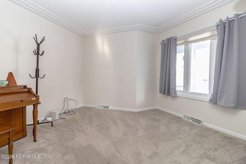 Tiny photo for 1308 Oaktree Court, Oregon, OH 43616 (MLS # 10003883)