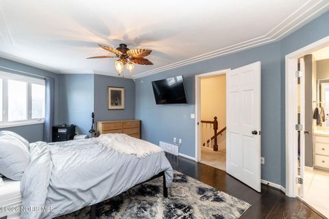 Tiny photo for 1308 Oaktree Court, Oregon, OH 43616 (MLS # 10003883)