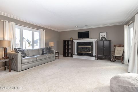 Tiny photo for 1308 Oaktree Court, Oregon, OH 43616 (MLS # 10003883)