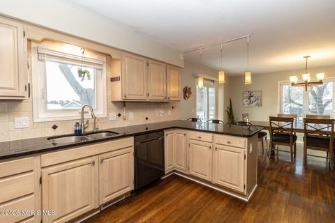 Tiny photo for 1308 Oaktree Court, Oregon, OH 43616 (MLS # 10003883)