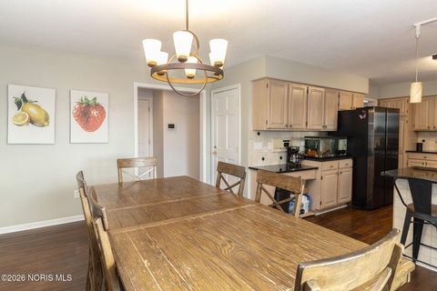 Tiny photo for 1308 Oaktree Court, Oregon, OH 43616 (MLS # 10003883)