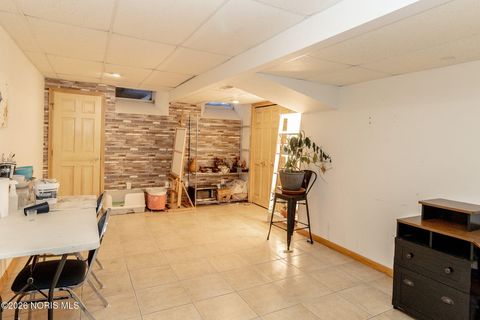 Tiny photo for 1308 Oaktree Court, Oregon, OH 43616 (MLS # 10003883)