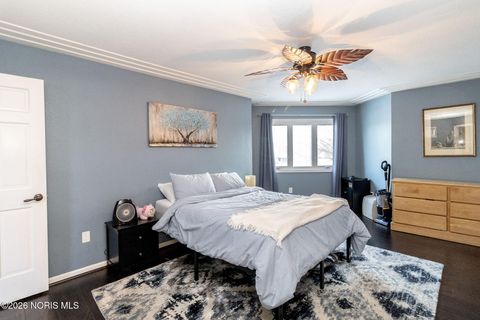 Tiny photo for 1308 Oaktree Court, Oregon, OH 43616 (MLS # 10003883)