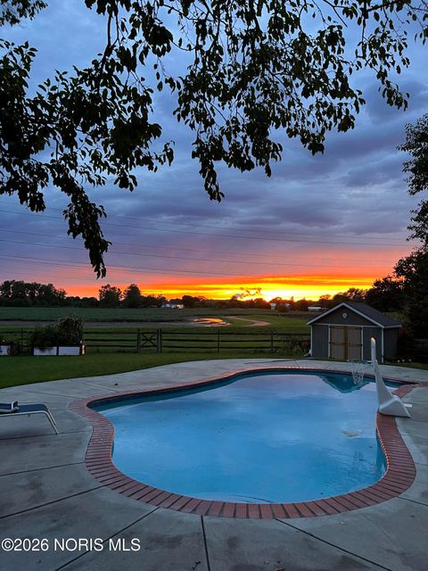 Tiny photo for 1308 Oaktree Court, Oregon, OH 43616 (MLS # 10003883)