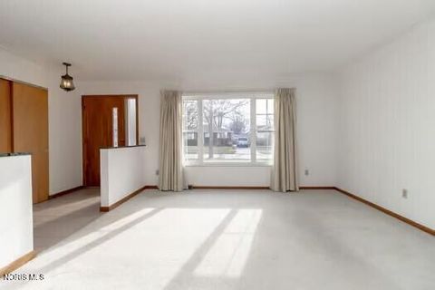 Tiny photo for 5513 San Pedro Drive, Toledo, OH 43612 (MLS # 10005645)