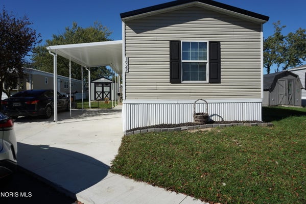 1922 CAMDEN DR, FINDLAY, OH 45840 - Image 82c19122b79a77abca3f426a940d3392/476268813