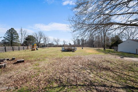 Tiny photo for 11215 Waterville Street, Whitehouse, OH 43571 (MLS # 10004938)
