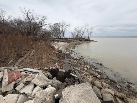 Tiny photo for 2020 Willow Beach Court, Oregon, OH 43616 (MLS # 10005287)