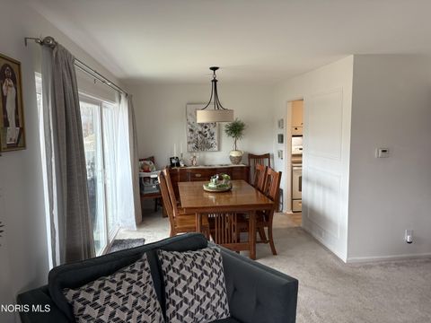 Tiny photo for 5679 Monroe Street #Building 3 Unit 702, Sylvania, OH 43560 (MLS # 10005251)