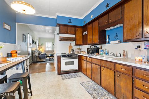 Tiny photo for 1810 Brussels Street, Toledo, OH 43613 (MLS # 10007226)