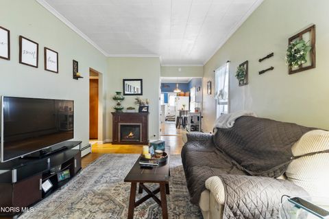 Tiny photo for 1810 Brussels Street, Toledo, OH 43613 (MLS # 10007226)