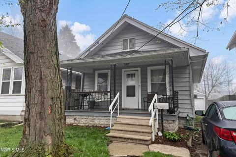 Tiny photo for 1810 Brussels Street, Toledo, OH 43613 (MLS # 10007226)