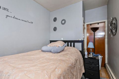Tiny photo for 1810 Brussels Street, Toledo, OH 43613 (MLS # 10007226)