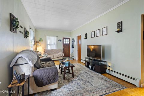 Tiny photo for 1810 Brussels Street, Toledo, OH 43613 (MLS # 10007226)