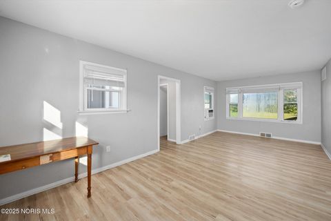 Tiny photo for 2827 126th Street, Toledo, OH 43611 (MLS # 10000226)