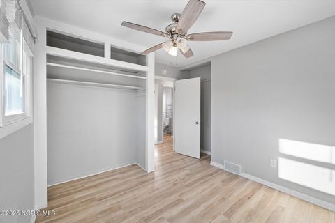 Tiny photo for 2827 126th Street, Toledo, OH 43611 (MLS # 10000226)
