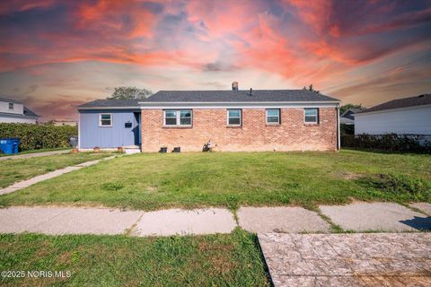 Photo of 2827 126th Street, Toledo, OH 43611 (MLS # 10000226)
