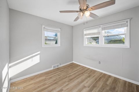 Tiny photo for 2827 126th Street, Toledo, OH 43611 (MLS # 10000226)
