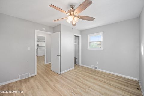 Tiny photo for 2827 126th Street, Toledo, OH 43611 (MLS # 10000226)