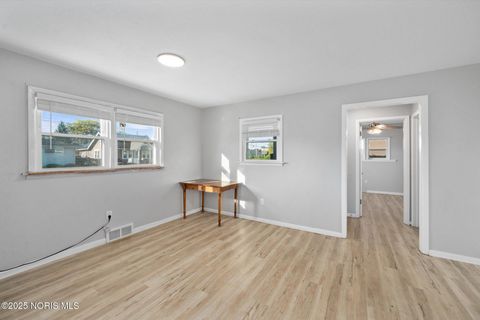 Tiny photo for 2827 126th Street, Toledo, OH 43611 (MLS # 10000226)