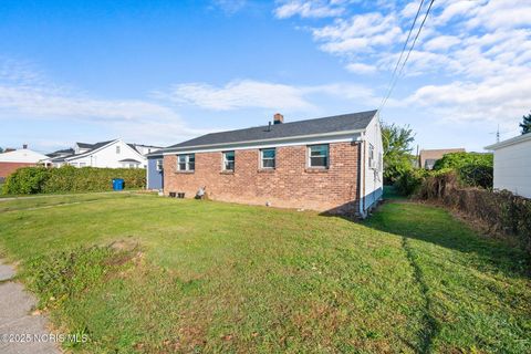 Tiny photo for 2827 126th Street, Toledo, OH 43611 (MLS # 10000226)