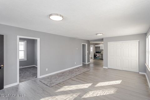 Tiny photo for 102 Silver Maple Drive, Perrysburg, OH 43551 (MLS # 10002229)