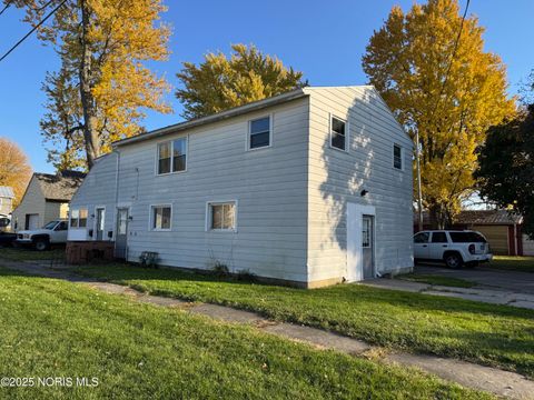 Photo of 609 W Perry Street # 611, Bucyrus, OH 44820 (MLS # 10000989)