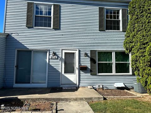 Photo of 3716 Lakepointe Drive, Northwood, OH 43619 (MLS # 10000852) Photo of 3716 Lakepointe Drive, Northwood, OH 43619 (MLS # 10000852)