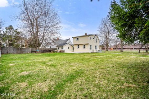 Tiny photo for 715 Carew Lane, Maumee, OH 43537 (MLS # 10005687)