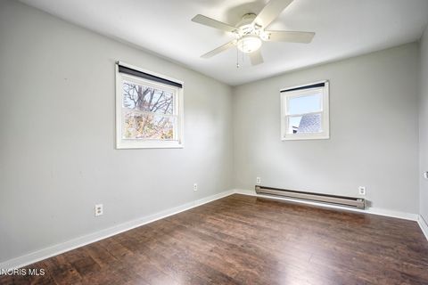 Tiny photo for 715 Carew Lane, Maumee, OH 43537 (MLS # 10005687)