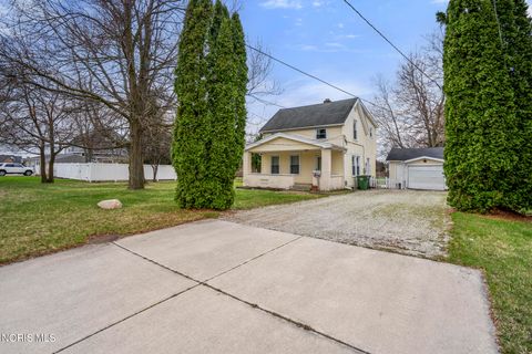 Tiny photo for 715 Carew Lane, Maumee, OH 43537 (MLS # 10005687)