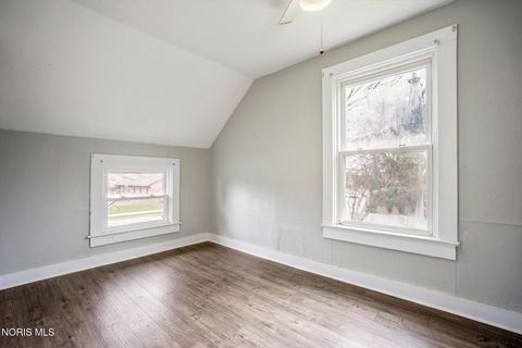 Tiny photo for 715 Carew Lane, Maumee, OH 43537 (MLS # 10005687)