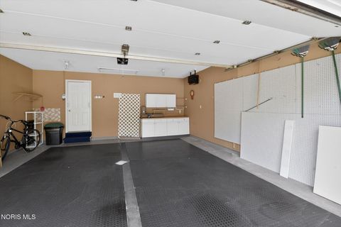 Tiny photo for 4331 N Watercrest Drive, Toledo, OH 43614 (MLS # 10007864)