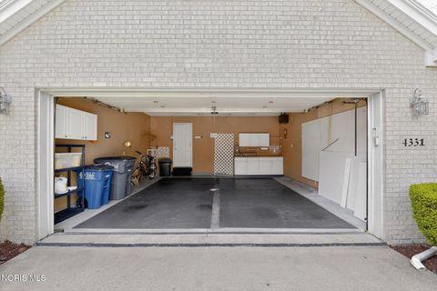 Tiny photo for 4331 N Watercrest Drive, Toledo, OH 43614 (MLS # 10007864)