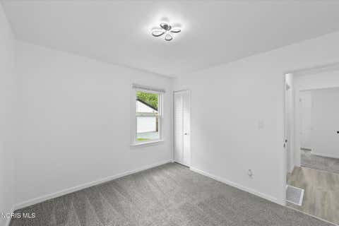 Tiny photo for 225 E Northgate Parkway, Toledo, OH 43612 (MLS # 10011127)