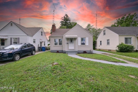 Photo of 225 E Northgate Parkway, Toledo, OH 43612 (MLS # 10011127)
