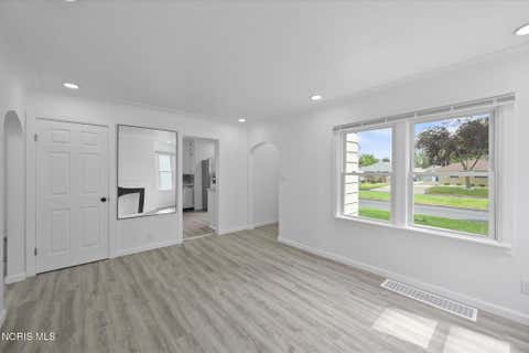 Tiny photo for 225 E Northgate Parkway, Toledo, OH 43612 (MLS # 10011127)