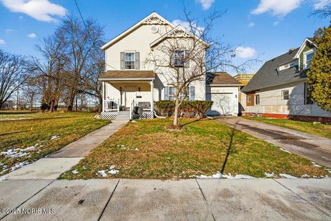 Tiny photo for 3175 Glenwood Avenue, Toledo, OH 43610 (MLS # 10002671)