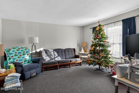 Tiny photo for 3175 Glenwood Avenue, Toledo, OH 43610 (MLS # 10002671)