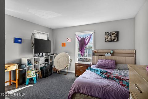 Tiny photo for 3175 Glenwood Avenue, Toledo, OH 43610 (MLS # 10002671)