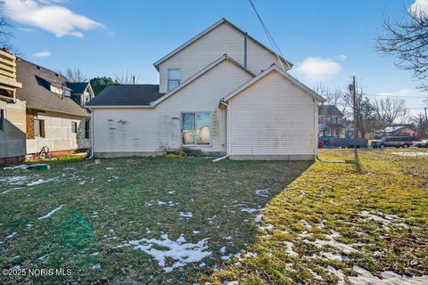 Tiny photo for 3175 Glenwood Avenue, Toledo, OH 43610 (MLS # 10002671)