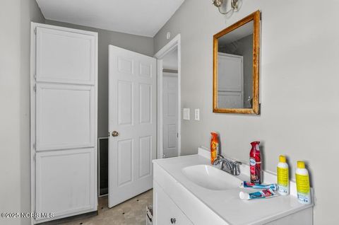 Tiny photo for 3175 Glenwood Avenue, Toledo, OH 43610 (MLS # 10002671)