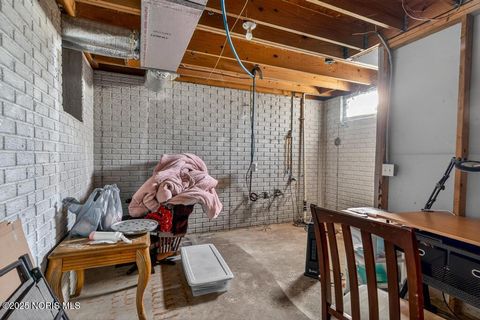 Tiny photo for 3175 Glenwood Avenue, Toledo, OH 43610 (MLS # 10002671)