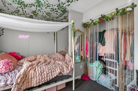 Tiny photo for 3175 Glenwood Avenue, Toledo, OH 43610 (MLS # 10002671)