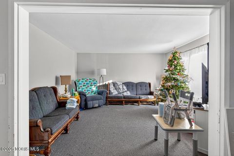 Tiny photo for 3175 Glenwood Avenue, Toledo, OH 43610 (MLS # 10002671)