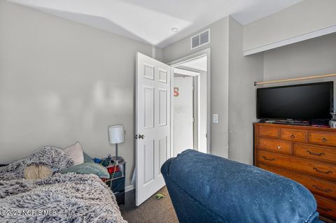 Tiny photo for 3175 Glenwood Avenue, Toledo, OH 43610 (MLS # 10002671)