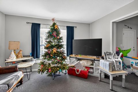 Tiny photo for 3175 Glenwood Avenue, Toledo, OH 43610 (MLS # 10002671)